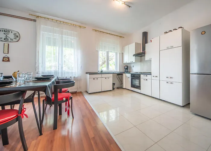 Kantrida-2 By Interhome