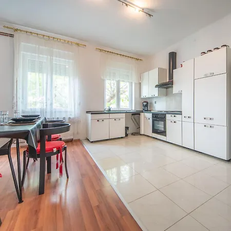 Kantrida-2 By Interhome