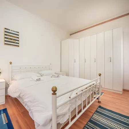 Apartment Kantrida-2 By Interhome *